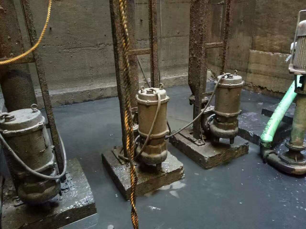 岱岳污水池清理