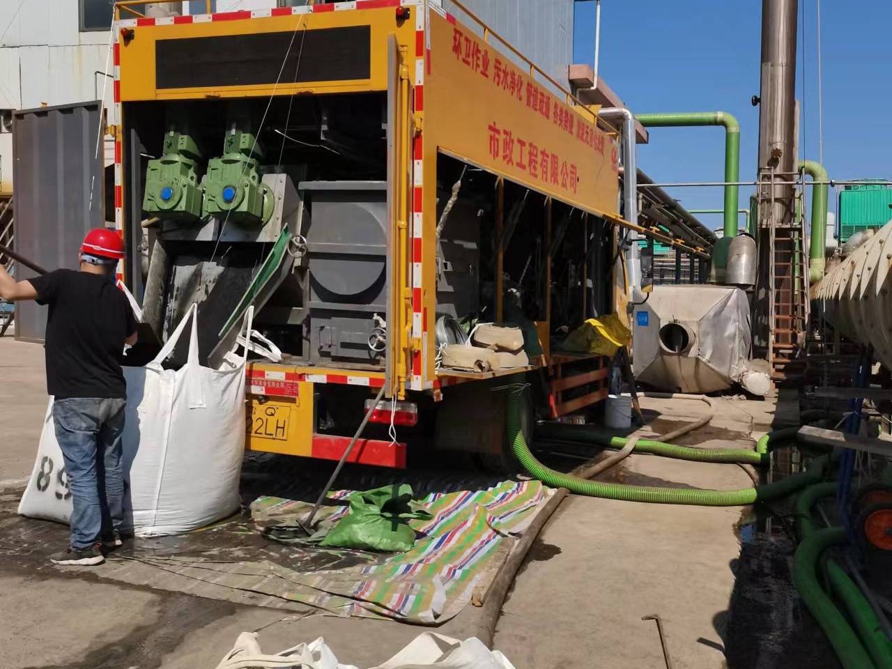 岱岳淤泥压干处理